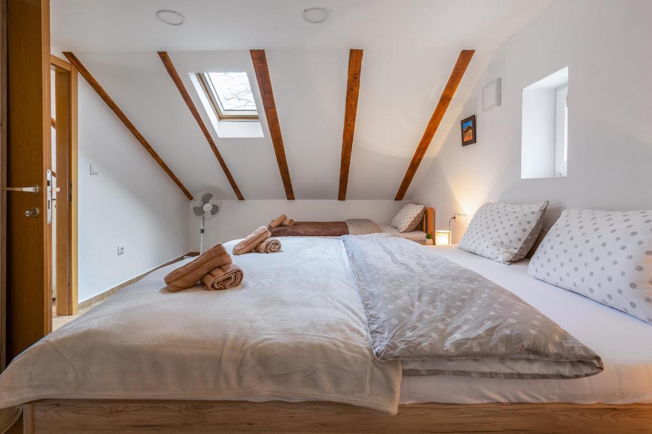 Sokol - Secret Forest House Gračac Екстериор снимка