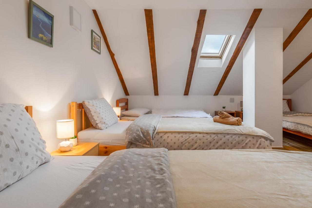Sokol - Secret Forest House Gračac Екстериор снимка