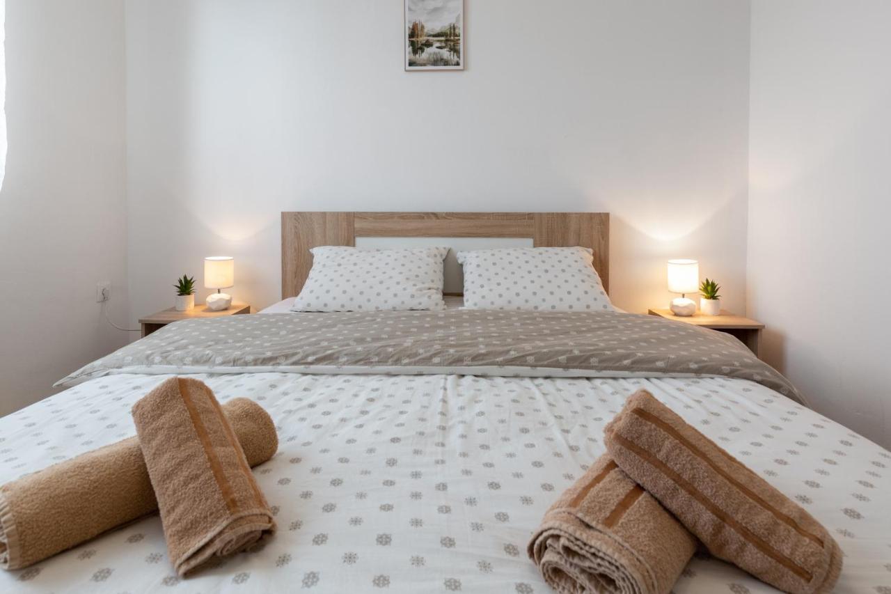 Sokol - Secret Forest House Gračac Екстериор снимка