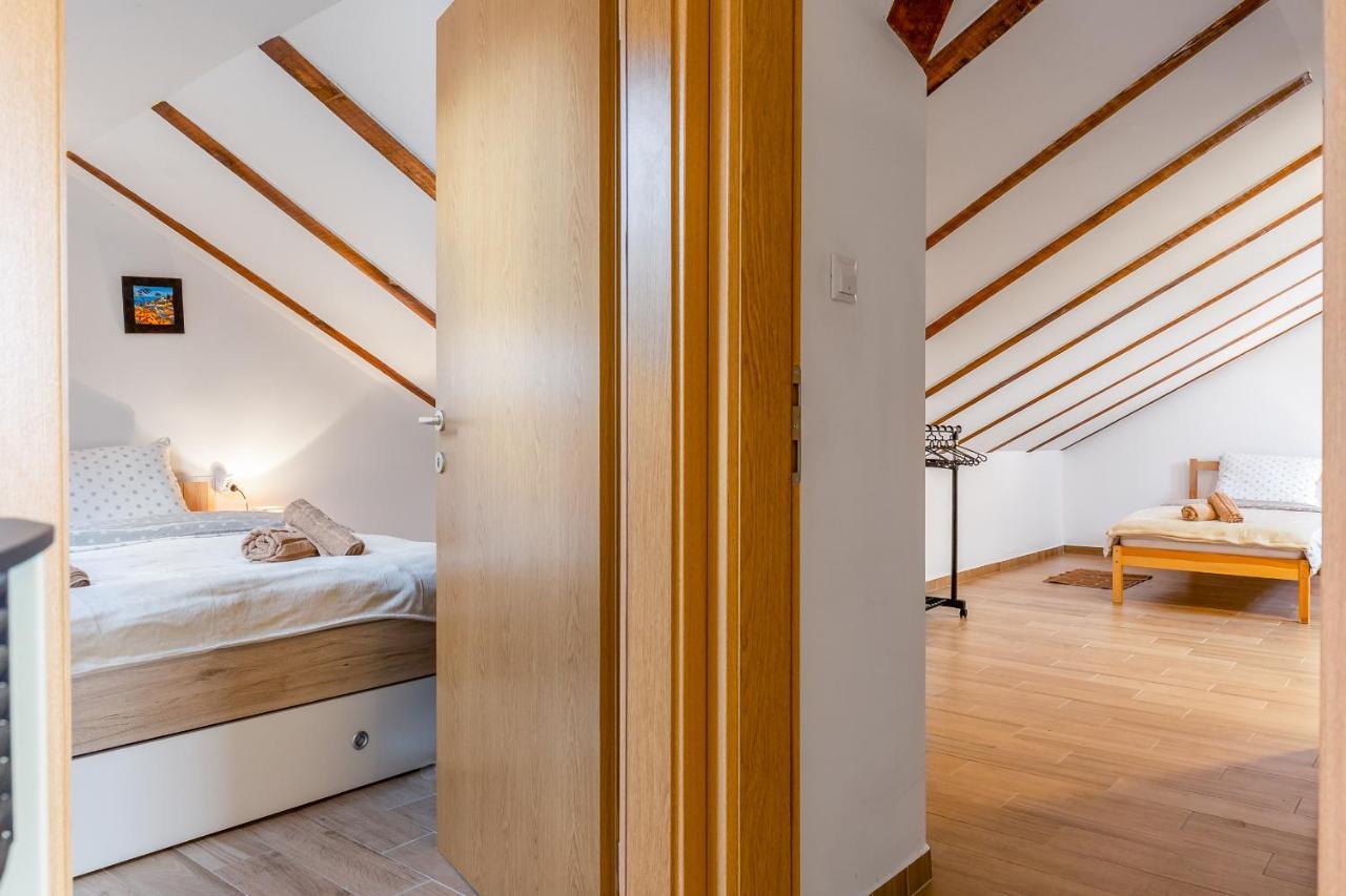 Sokol - Secret Forest House Gračac Екстериор снимка